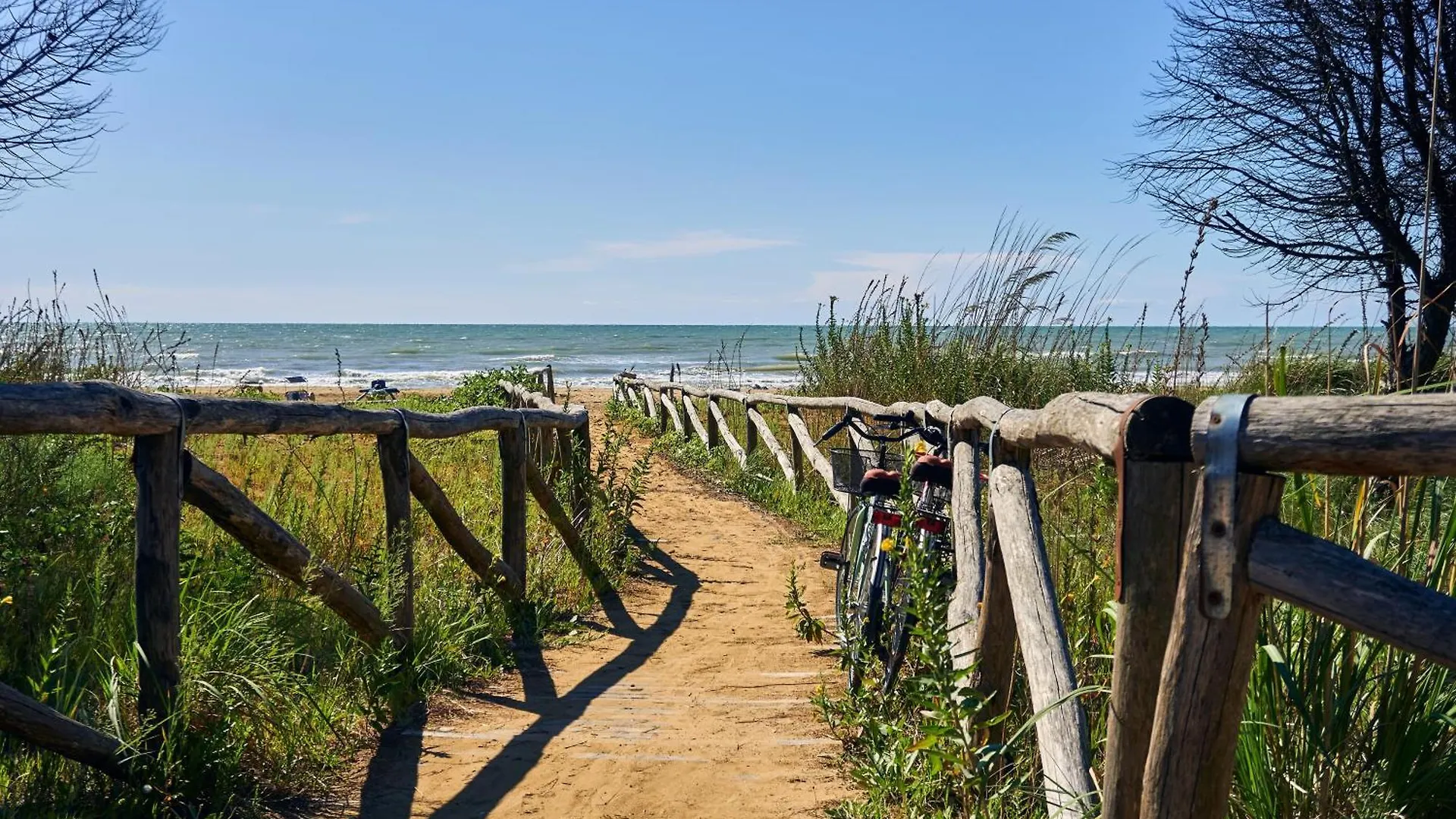 Sea-Front Peaceful Apartment With Terrace In Bibione